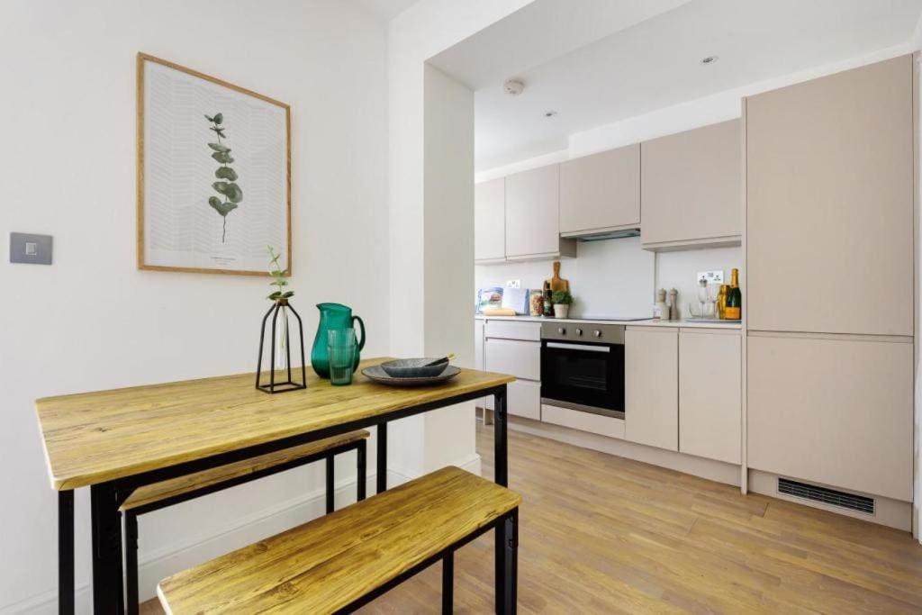 Amazing 3 Bed Interior Designed House With Garden - 114 The Hervey London Ngoại thất bức ảnh